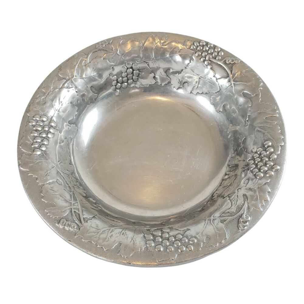 Vtg William Sonoma Hand Cast Aluminum Salad Bowl Serving Centerpiece Leaf Grapes